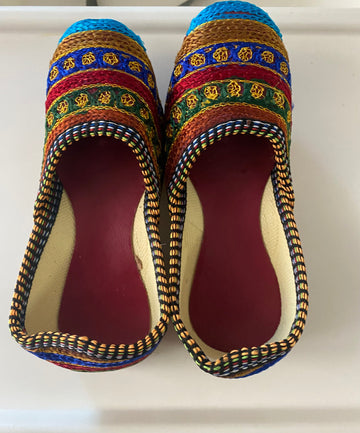 Kapasii - Girls ethnic footwear