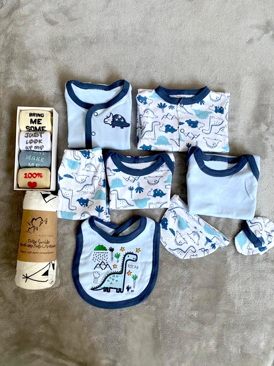 Junior Dino  -8pc organic new born set