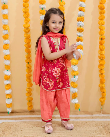 Kiara red and peach mulmul dupatta set