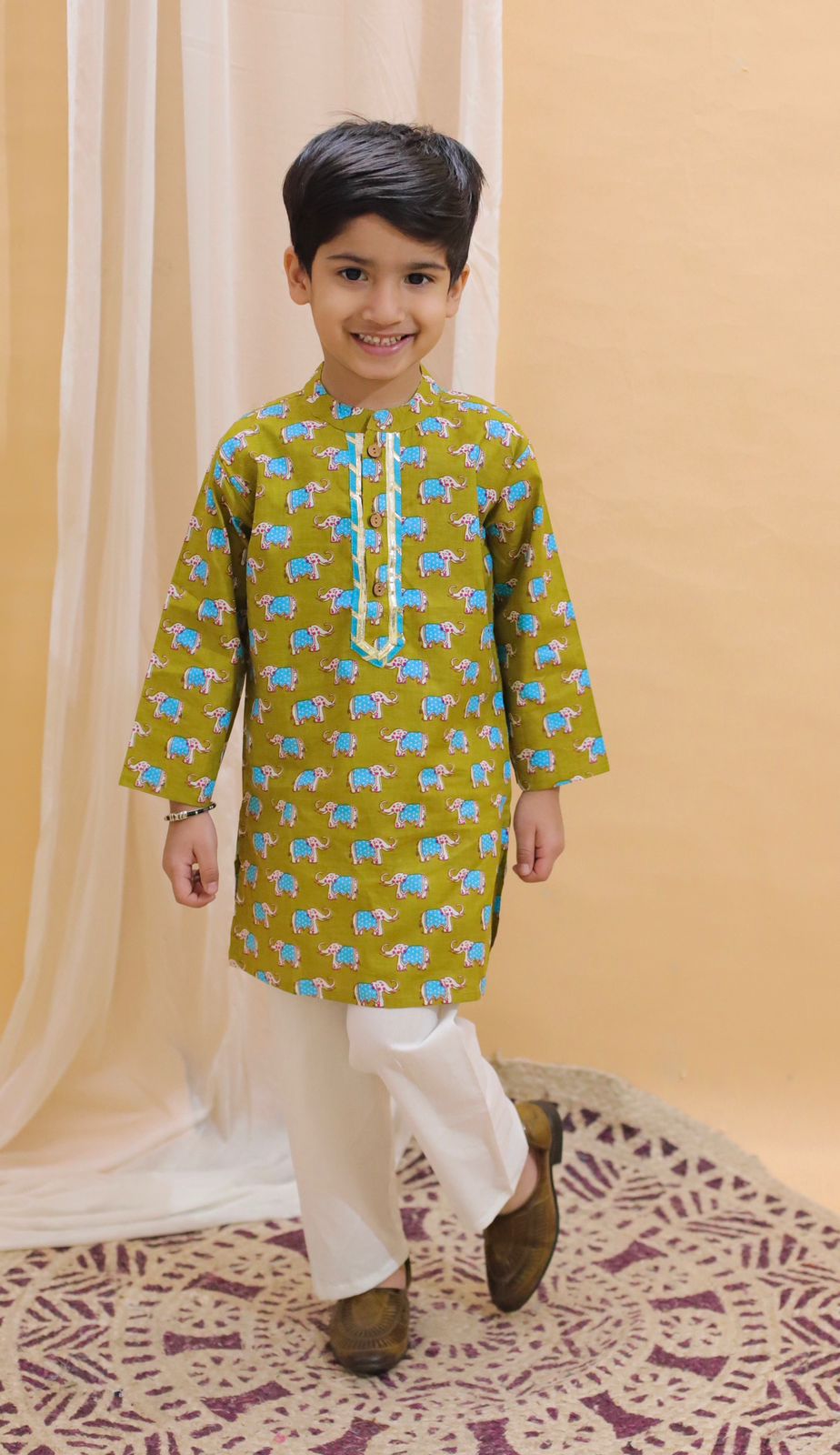 Bodhi Printed Kurta pajama set green