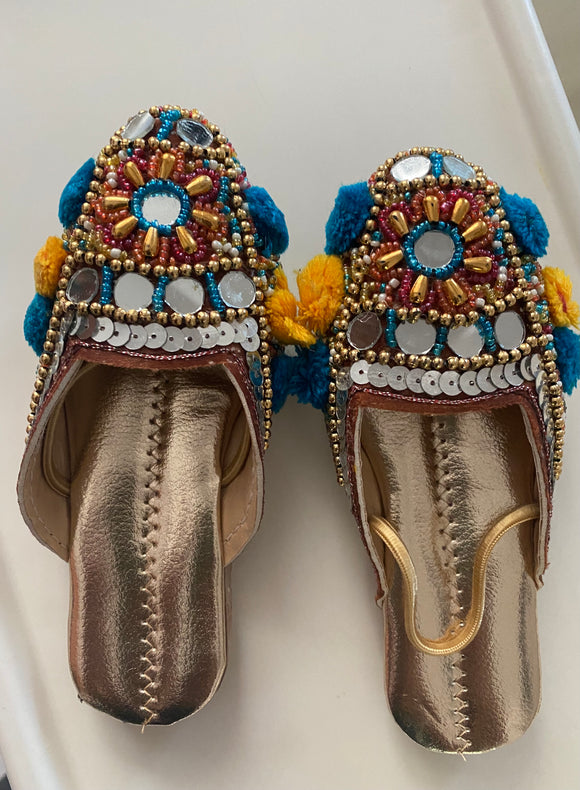 Kapasii - Girls ethnic footwear