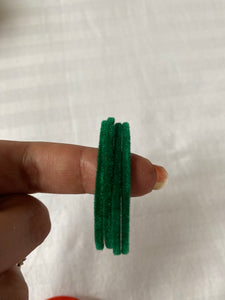 Brass bangles with velvet coating - Green